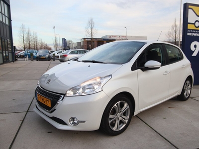 Peugeot 208 1.2 VTi Envy Navi, Airco, 5drs, Cruise, NL auto, LMV SALE!!