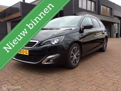 Peugeot 308 SW 1.2 PureTech Blue Lease Premium Panorama leer nav