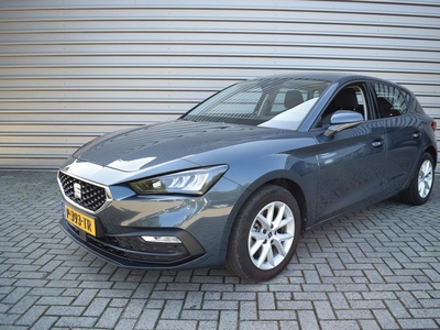 SEAT Leon 1.0 eTSI Style 110pk DSG Automaat / Led verlichting / Apple carplay