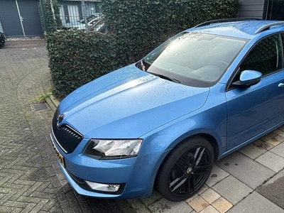 Skoda Octavia Combi 1.2TSI 140Pk Amb. Bus. Black Edition # Vol!!! # 12Mnd. Garantie! # 100% Onderhouden! #