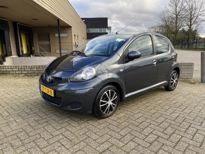 Toyota Aygo 1.0-12V Comfort Navigator 5 Deurs [ navi,airco,audio ]