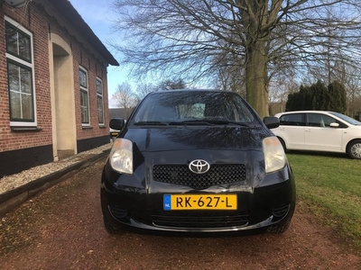 Toyota Yaris 1.0 VVTi + (bj 2008)