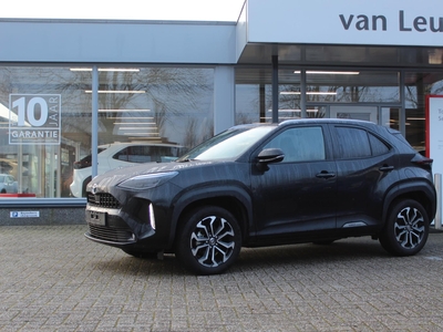 TOYOTA YARIS CROSS 1.5 HYBRID STYLE AWD EL-ACHTERKLEP STOEL/STUUR VERW NAVI KEYLESS HEAD-UP PANODAK