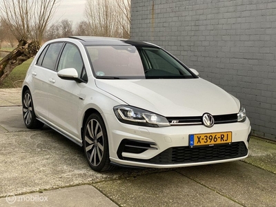 Volkswagen Golf 1.5 TSI R-Line VirtualDash Panorama Automaat