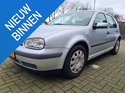 Volkswagen Golf 1.6-16V Trendline