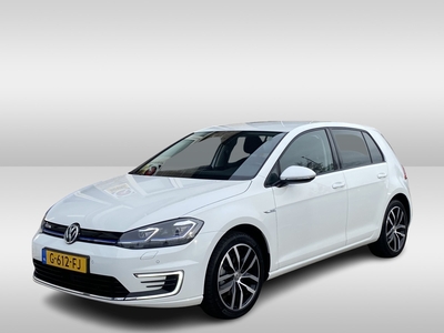 VOLKSWAGEN GOLF e-Golf e-Golf / INCL BTW/ PARK. SENSOREN/ STOEL VERWARM./ ADAPT. CRUISE/ DIGITAL DASHBOARD/ APP CONNECT/ NAVI/ CLIMA/ DAB/