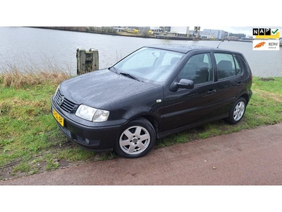 Volkswagen Polo 1.4-16V Highline