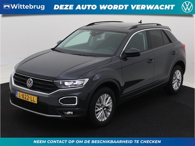 VOLKSWAGEN T-ROC 1.0 TSI Style Metallic/ Digitale cockpit/ Panoramadak/ Led/ Clima/ Navi/ Parkeersensor V. + A / 16 lmv **