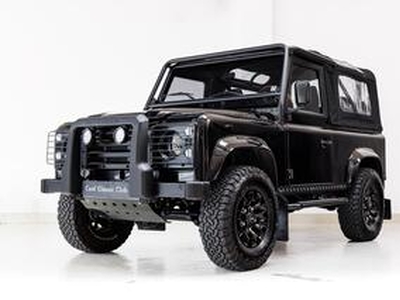 Land Rover DEFENDER Tophat V8 - Fully custom - Computer controlled petrol injection