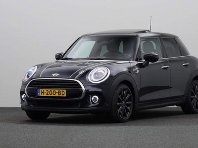 MINI MINI 5-deurs 1.5 Cooper 60 Years Edition | Buitenspiegels elektrisch inklapbaar | Comfort Access | Glazen panoramadak | Extra getint glas achter | Comfortstoelen | Harman-Kardon sound system | Comfort telefoonvoorbereiding met draa