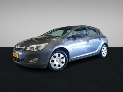 Opel Astra 1.4 Edition airco, parkeersensoren V+A, trekhaak