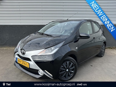 Toyota Aygo 1.0 VVT-i x-play Achteruitrijcamera, Airco, Bluetooth, Dealeronderhouden, Garantie t/m 2027!