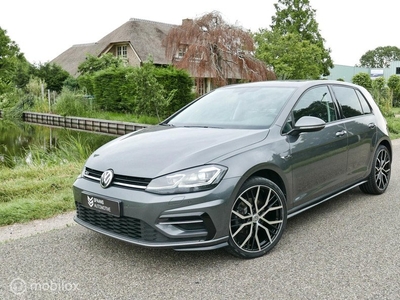 Volkswagen Golf 1.5 TSI DSG R-Line / Nav / LED /19