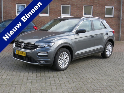 Volkswagen T-Roc 1.5 TSI 150Pk Style * Rijklaarprijs incl. garantie * Panoramadak * Camera * Parkeersensoren V+A * Apple Carplay Android Auto