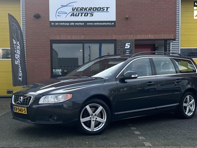 Volvo V70 2.4 D5 Summum 204pk. navi. stoelverwarming. leder. trekhaak