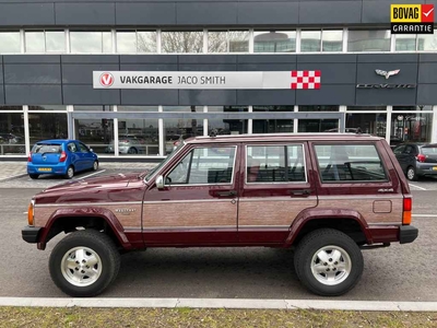 Jeep Wagoneer 4.2 Wagon Limited