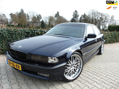 BMW 7-serie 735i Executive High-Line V8 , Clima / Cruise / Leder / Xenon / Pdc / 20 Inch Lm Velgen , NL Auto !! ,YOUNGTIMER !!