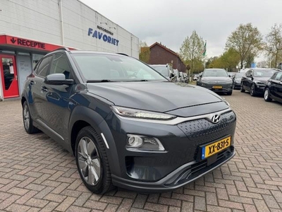 Hyundai KONA EV PREMIUM 64KWH/LEER/NAV/XEN/ACARPLAY/FABRIEKSGARANTIE