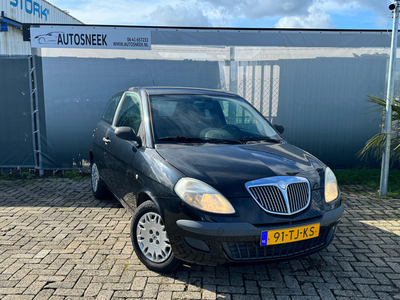 Lancia Ypsilon 1.2 - NIEUWE APK - Airco - Elek ramen