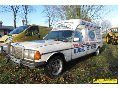 Mercedes-Benz 200-serie w123 250 T ex ziekenwagen PRIJS IS EXCL BTW !!!!