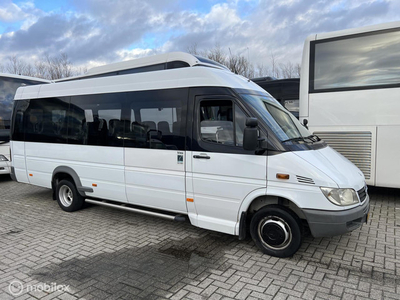 Mercedes Sprinter bus 413 CDI 19 persoons minibus touringcar