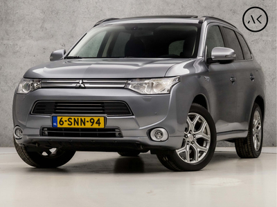 Mitsubishi Outlander 2.0 PHEV Instyle Luxury 203Pk Automaat (SCHUIFDAK, NAVIGATIE, CAMERA, STOELVERWARMING, GETINT GLAS, LEDEREN SPORTSTOELEN, TREKHAAK, ELEK ACHTERKLEP, NIEUWSTAAT)