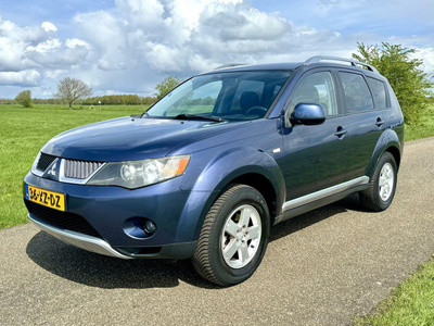 Mitsubishi Outlander 2.4 | AUT | Camera | 4WD | Navi | NAP