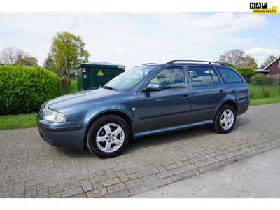 Skoda Octavia Combi 1.6 Démarrage