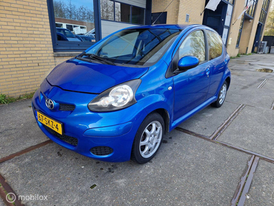 Toyota Aygo 1.0-12V Comfort Navigator/ Airco/ Nieuw Apk