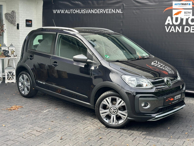 Volkswagen Up! 1.0 Cross Up! 88.496 km, Airco/Navidock/16 inch Wielen