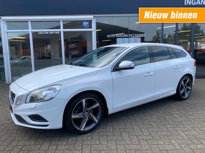 Volvo V 60 1.6 T3 MOMENTUM