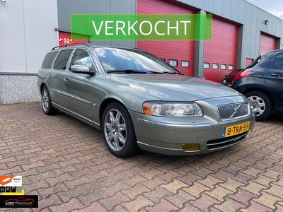 Volvo V70 T5 Summum VERKOCHT!!T5 260PK|VOL LEDER|TREKHAAK|ZEER NETTE AUTO