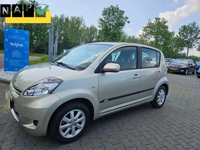 Daihatsu SIRION 2 1.3-16V Exclusive AUT AIRCO LMV Nieuwe