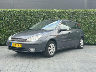 Ford Focus 1.6 | Centrale deurvergrendeling | Lederen bekleding | Trekhaak | Airco |