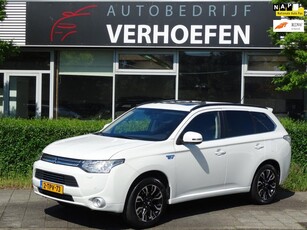 Mitsubishi Outlander 2.0 PHEV Instyle+ - PANORAMADAK - CLIMATE CONTROL - NAVIGATIE - LANE ASSIST - STOELVERWARMING