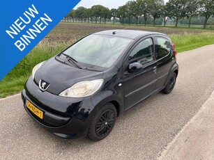 Peugeot 107 1.0-12V XR 5deurs Airco Nieuwe APK!!!