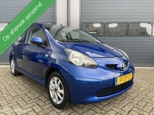 Toyota Aygo 1.0-12V + Uitvoering NL Auto