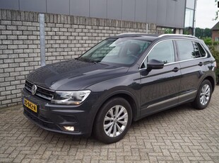 Volkswagen Tiguan 1.5 TSI ACT Comfortline Business Autom 150PK Navi Camera Clima Adaptieve Cruise 2x PDC LMV Trekhaak Enz NL Auto.