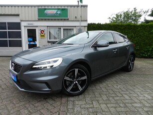 Volvo V40 1.5 T3 Polar+ Sport Climate Control - Panorama dak - Achteruitrij Camera - Stoelverwarming - Origineel NL - Keurig onderhouden - NAP - Orig.NL + Dealer onderhouden