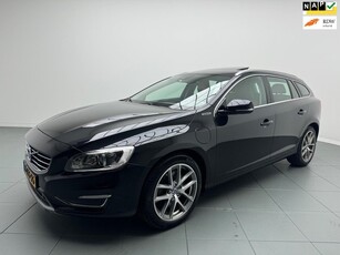 Volvo V60 2.4 D6 AWD Plug-In Hybrid Summum 215 Pk Automaat Airco Leer Navi Xenon Camera Schuifdak 155 dkm 2e Eig.