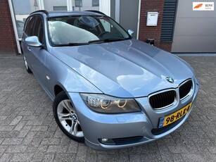 BMW 3-serie Touring 318i Business Line / Navi / PDC /