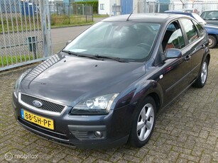 Ford Focus 1.6-16V NIEUWE APK, nette auto met werkende airco