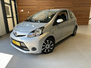 Toyota Aygo 1.0 VVT-i Access | Bluetooth | Cruise | Airco | Isofix | Navi | Elek. Ramen | Zeer netjes! |