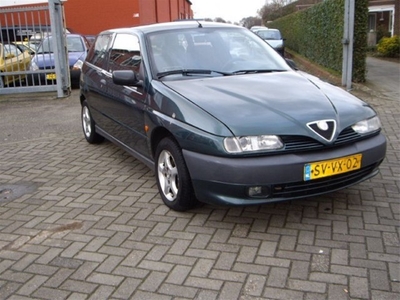 Alfa Romeo 145 1.6 l (bj 1998)