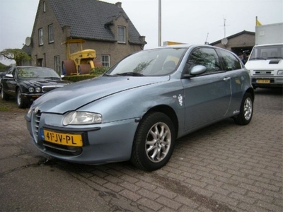 Alfa Romeo 147 1.6 T.Spark Distinctive (bj 2002)