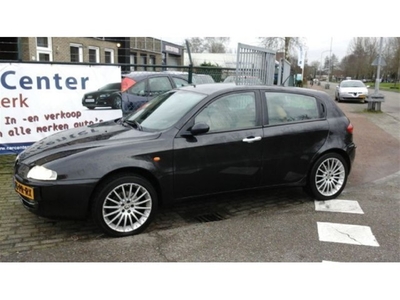 Alfa Romeo 147 1.6 T.Spark eerste eigenaar airco (bj 2004)