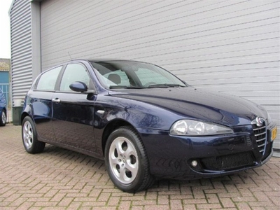 Alfa Romeo 147 1.9 JTD Distinctive 5 Deurs Leder NAP Nette