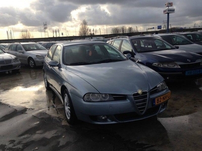 Alfa Romeo 156 2.0 JTS (2003)