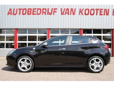 Alfa Romeo Giulietta 1.6 JTDm Distinctive sportpakket