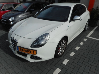 Alfa Romeo Giulietta 1750tbi quadrifoglio verde (2010)